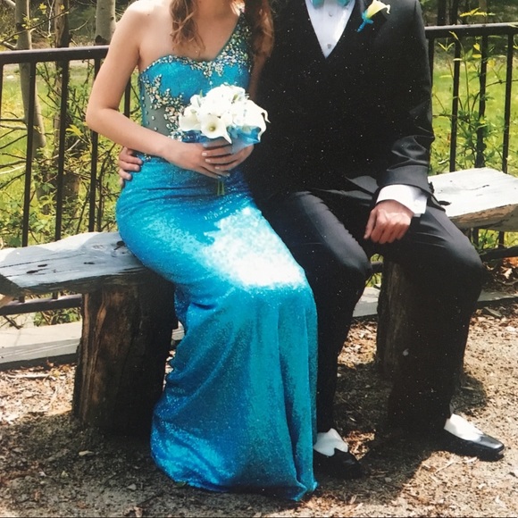 Clarisse turquoise sequin gown - Picture 3 of 8